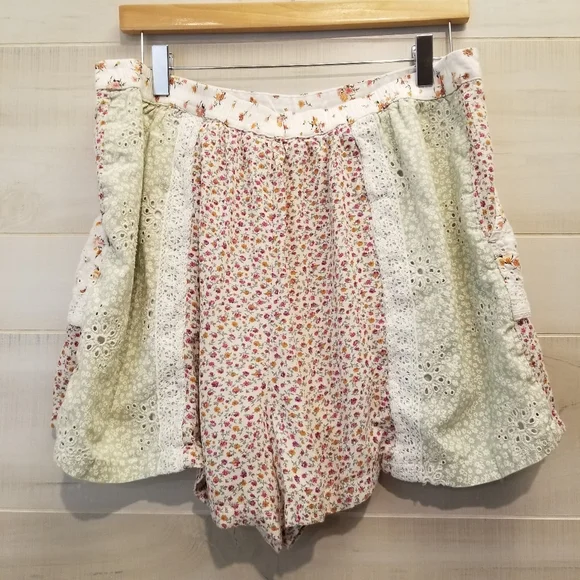 {XL} American Eagle Patchwork Prarie Eyelet Floral Lace Cottagecore Shorts - Picture 3 of 16